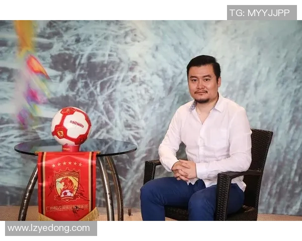 足球明星贺炜的个人简介与精彩瞬间照片分享