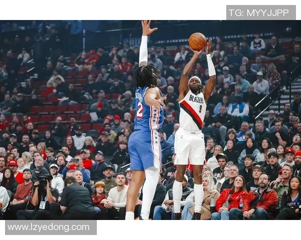 76人对决开拓者赛季焦点战役展现篮球魅力与团队精神